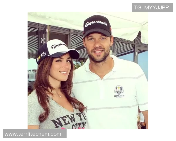 足球明星女友分享赛前心情与支持方式揭秘情感背后的故事 足球明星女友分享赛前心情与支持方式揭秘情感背后的故事