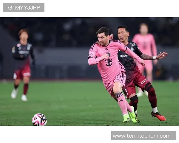 身体最贵的足球明星背后的训练与健康秘诀揭秘 身体最贵的足球明星背后的训练与健康秘诀揭秘